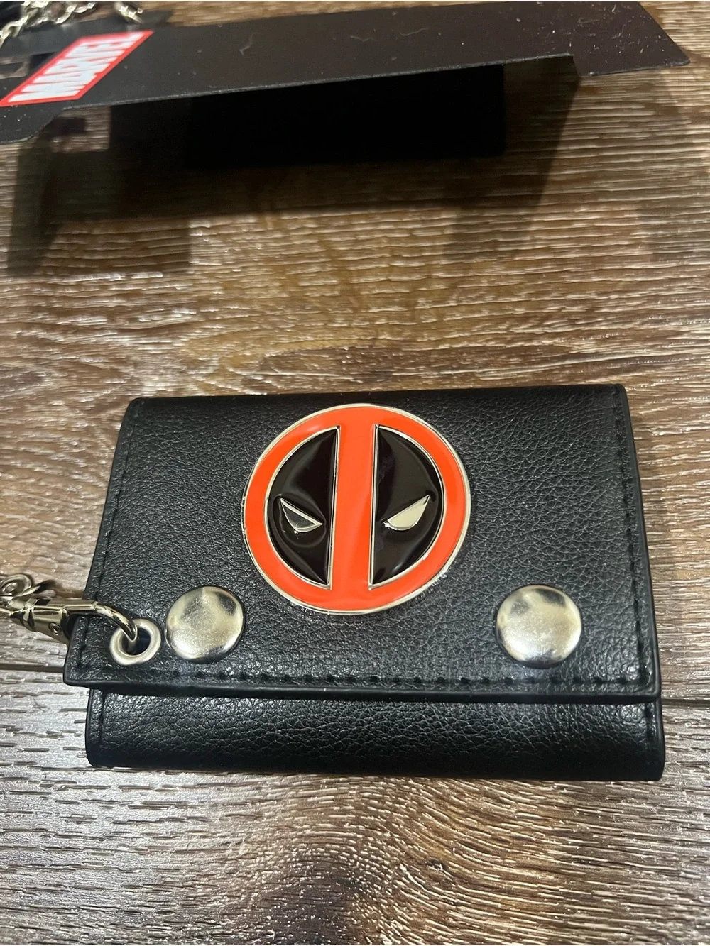 NWT Marvel Red Deadpool trifold chain wallet black and red with Silver Chain